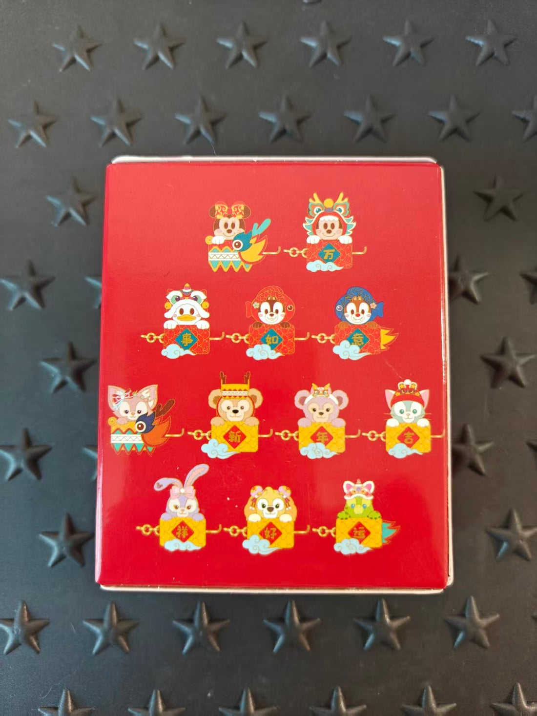 SHDL-2024 New Year Mickey&Friends Mystery Box - 1 Pin