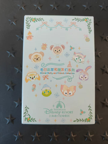SHDL-Winter Duffy&Friends Mystery Box - 1 Pin