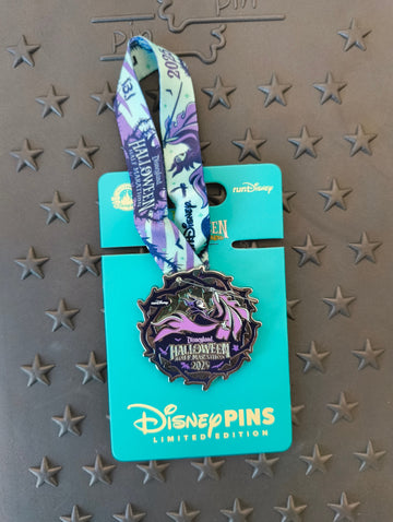 TDL-run DIS:  DL Halloween Half Marathon Weekend 2025 Halloween 13.1Miles Medal - Maleficent